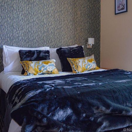 Redstone Hotel Uddingston Bagian luar foto