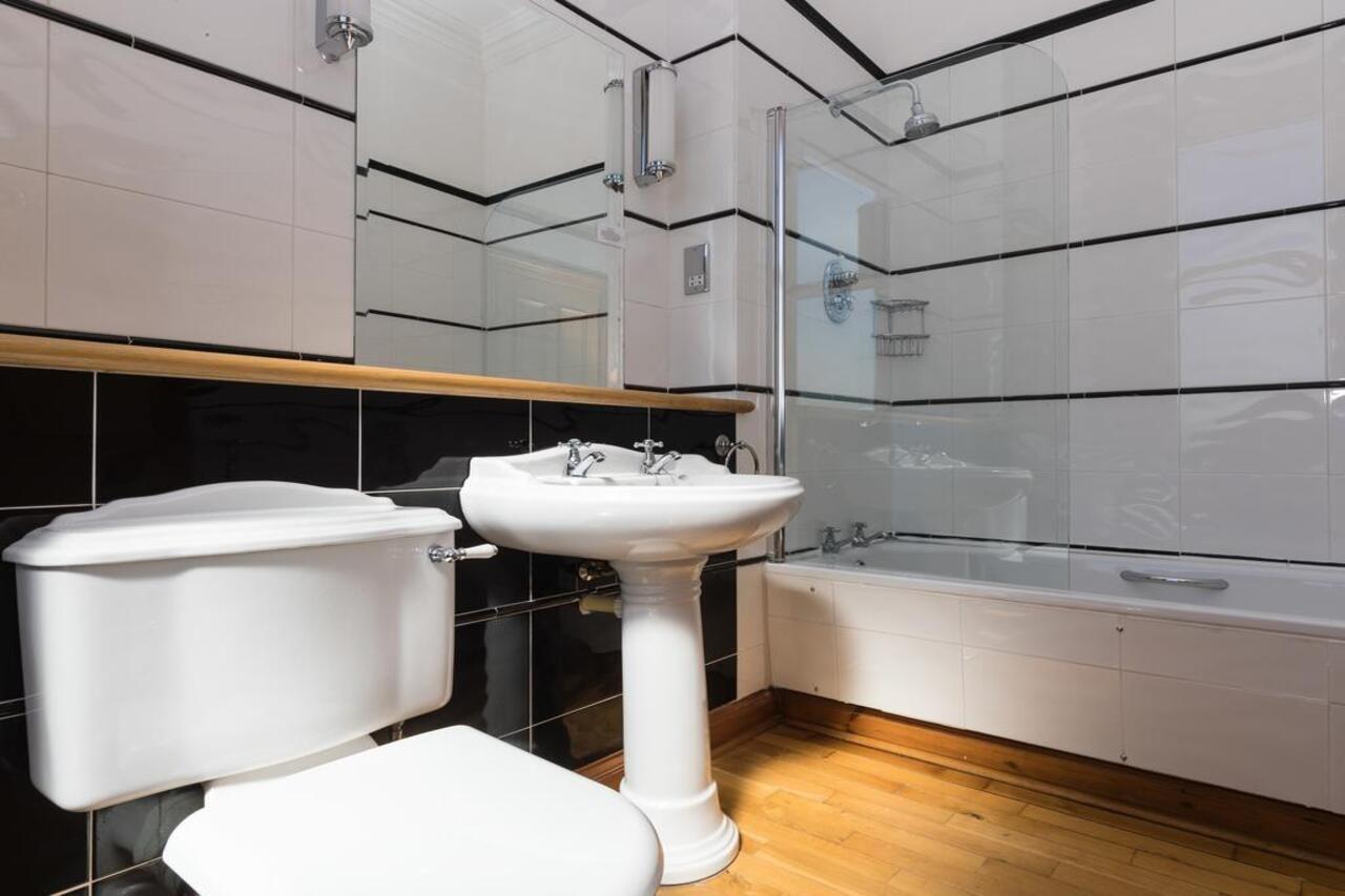 Redstone Hotel Uddingston Bagian luar foto