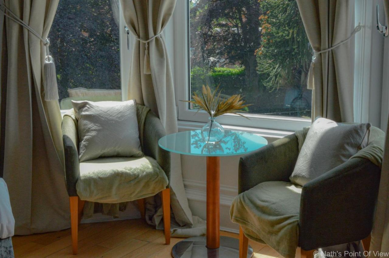 Redstone Hotel Uddingston Bagian luar foto
