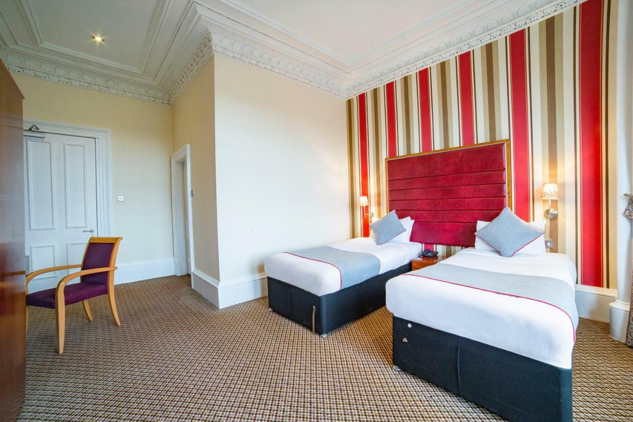 Redstone Hotel Uddingston Bagian luar foto